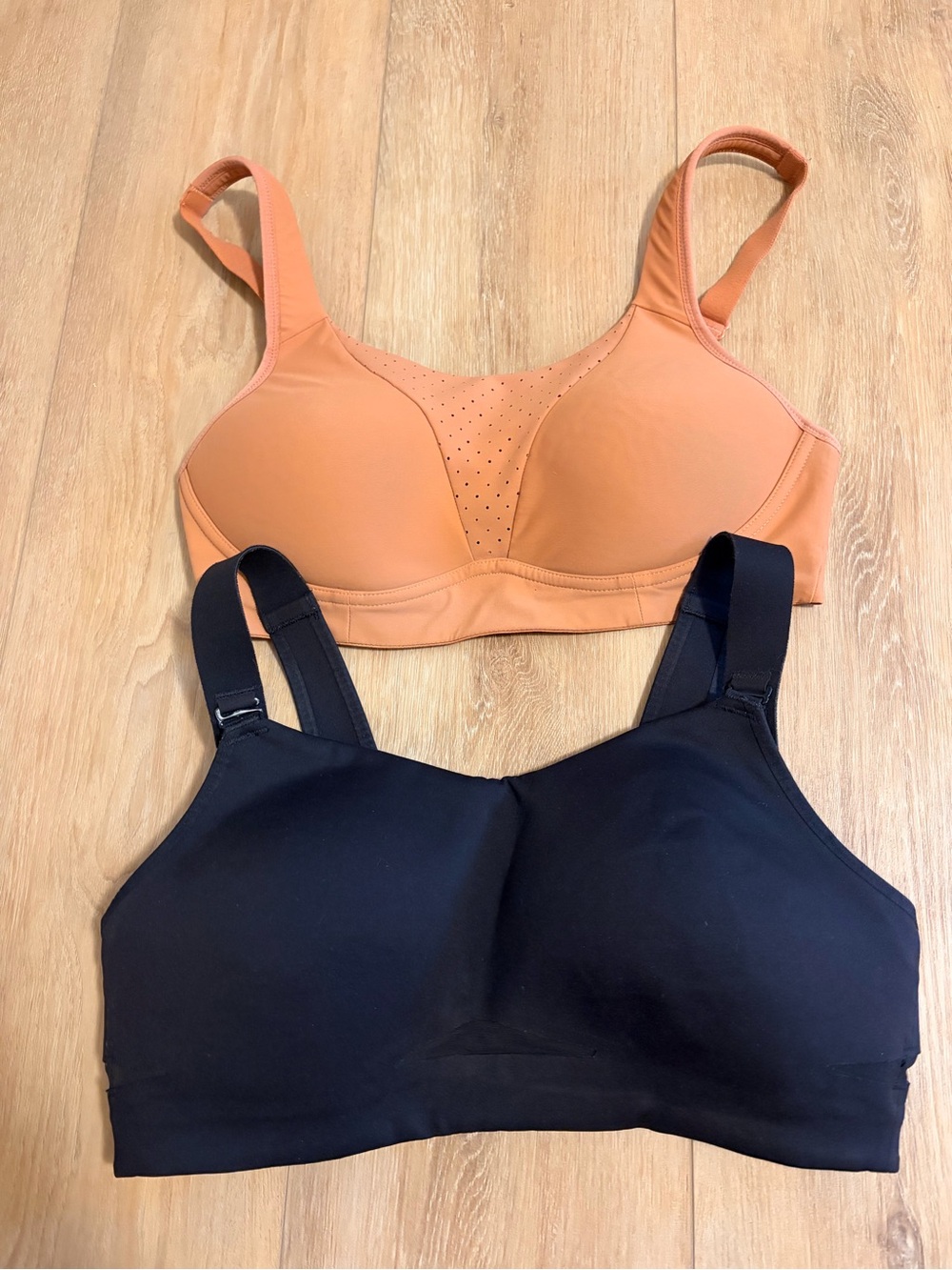 Lululemon Wireless Sports Bras: Great support!